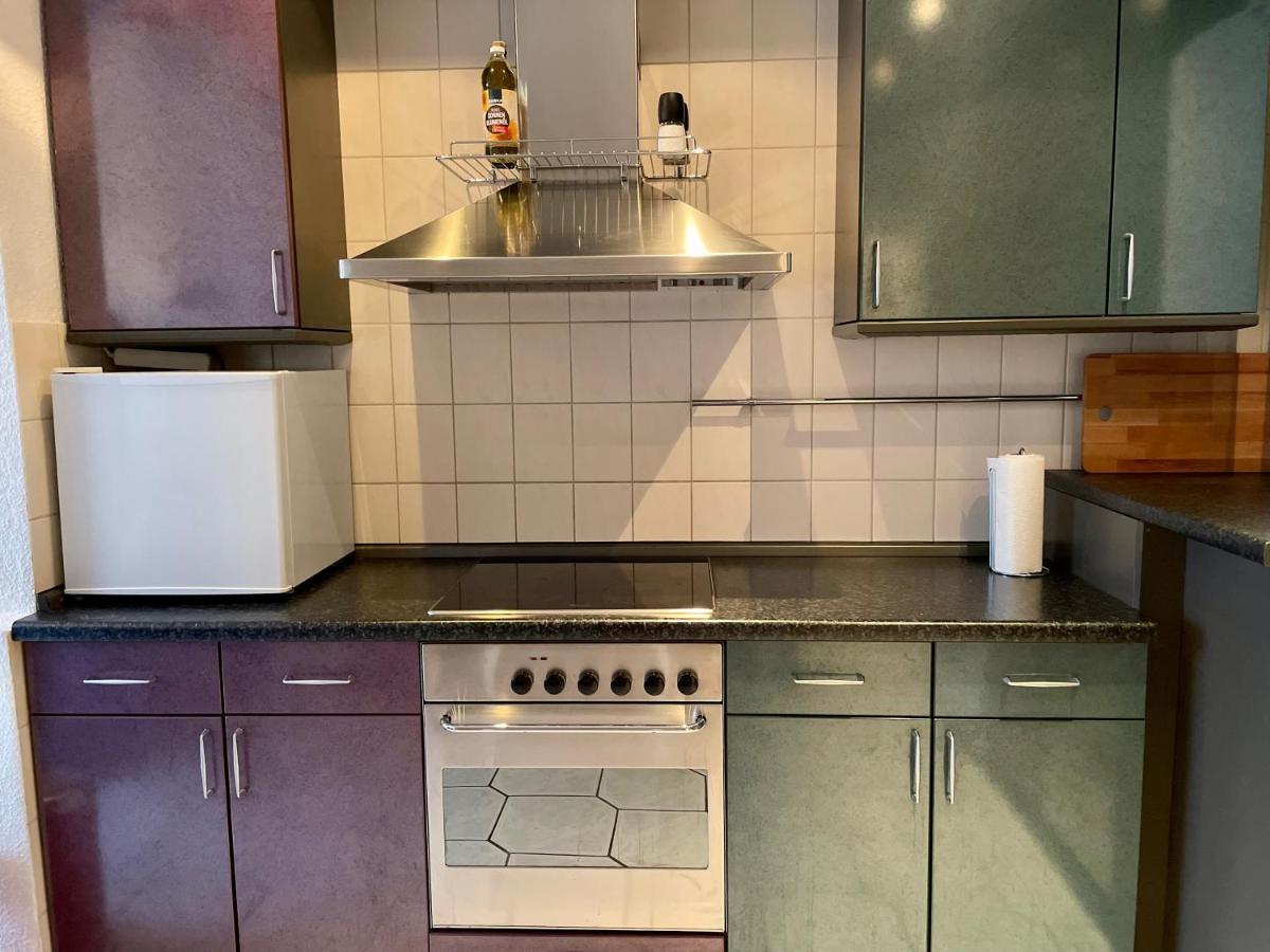Purple Kitchen - Apartment Mit Grosser Wohnkueche Бремерхавен Екстериор снимка