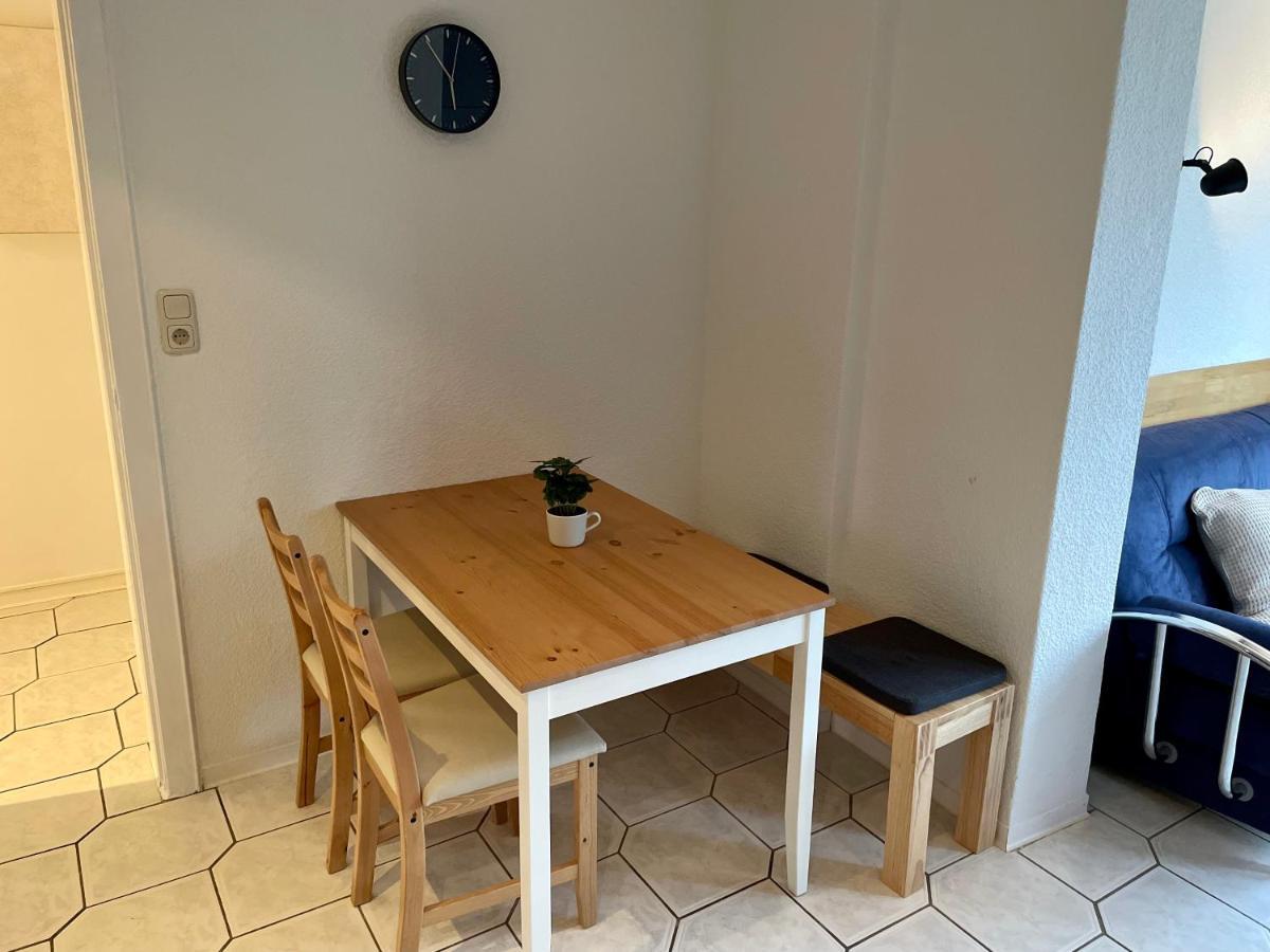 Purple Kitchen - Apartment Mit Grosser Wohnkueche Бремерхавен Екстериор снимка